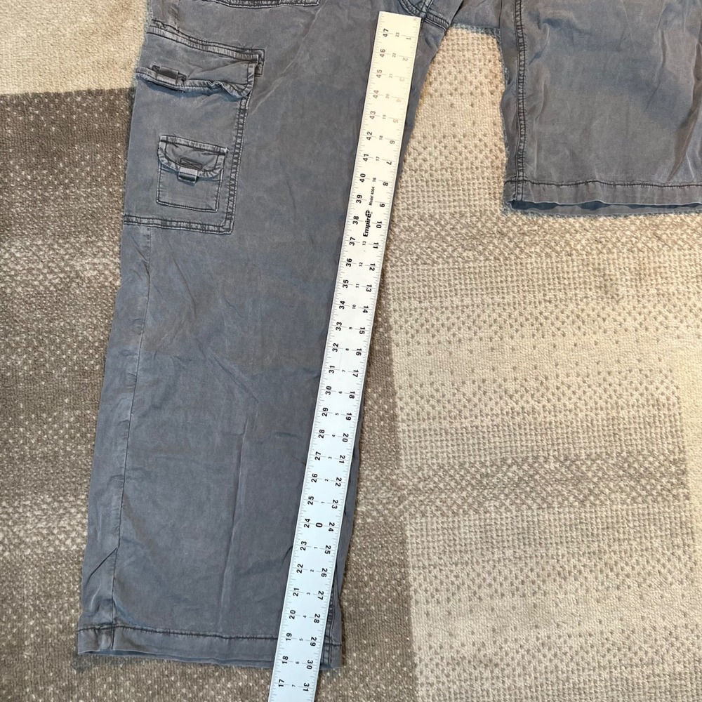 American Eagle Womens Grey Cargo Pants Wide Leg Stretch Size 12 Regular - Picture 8 of 10